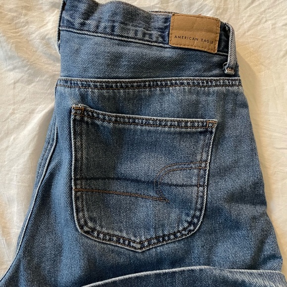 American eagle jean shorts. Size 6. - Picture 2 of 3